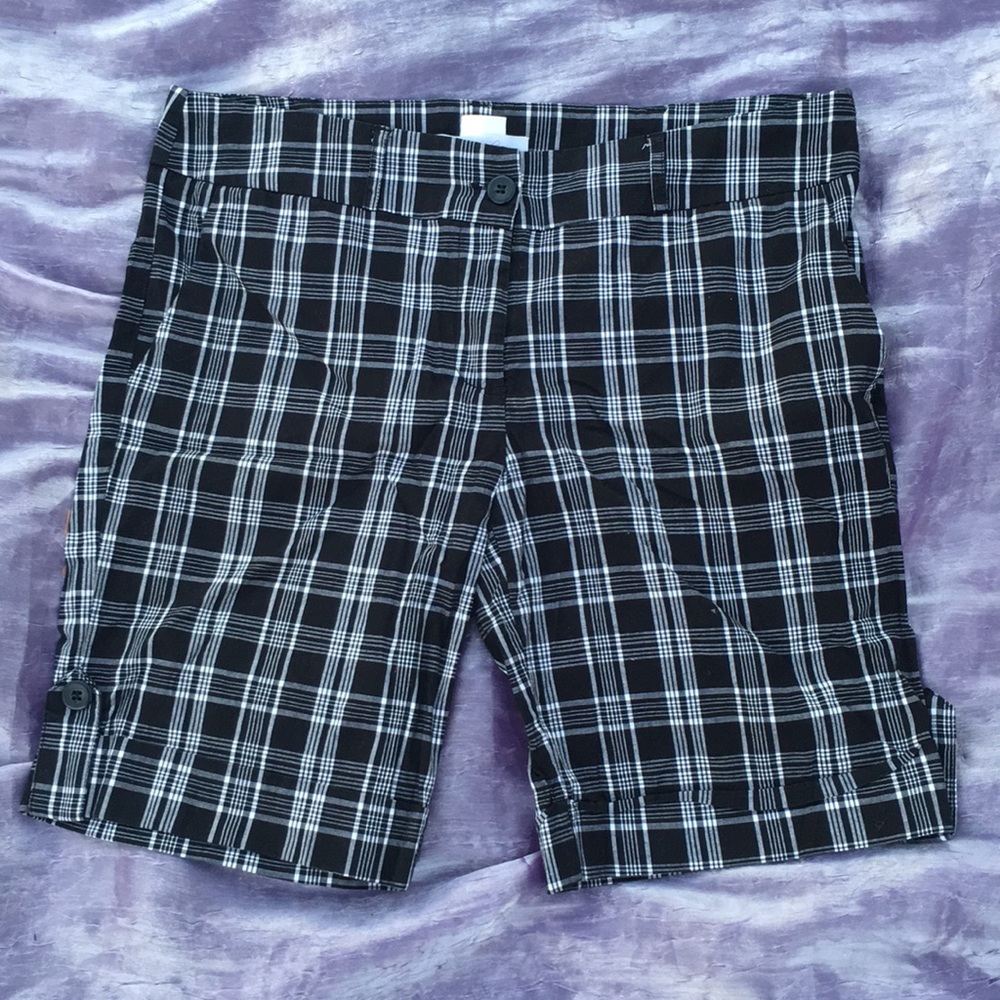 Black and white plaid Bermuda button shorts